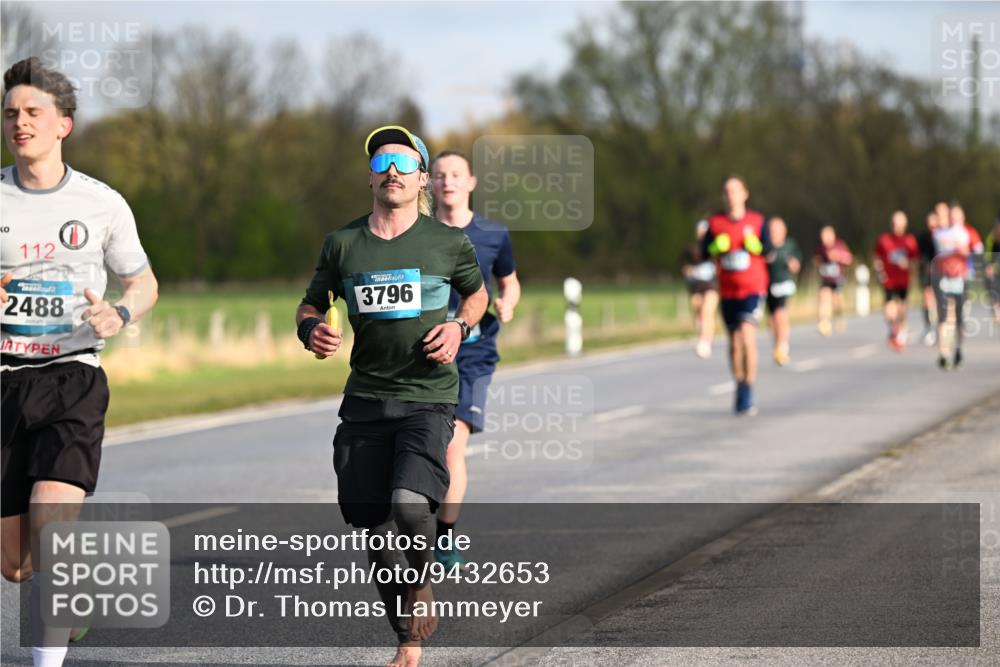 12.04.2026 - 45. Internationalen Wilhelmsburger Insellauf Dr. Thomas Lammeyer http://msf.ph/oto/9432653 12.04.2026 09:15:36 Laufen 112, 2488, 3796 meine-sportfotos.de