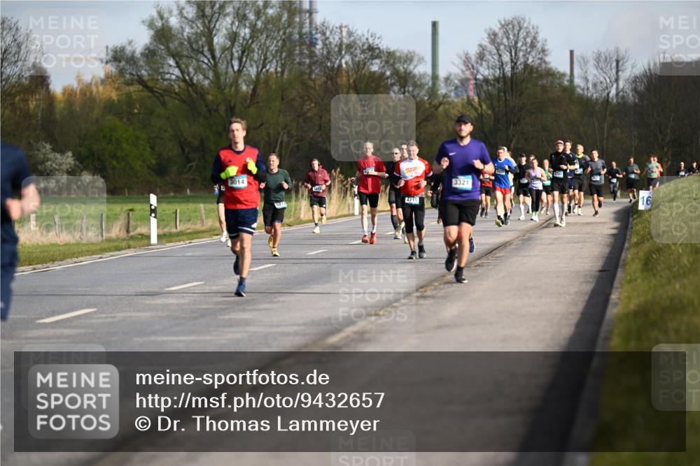 12.04.2026 - 45. Internationalen Wilhelmsburger Insellauf Dr. Thomas Lammeyer http://msf.ph/oto/9432657 12.04.2026 09:15:36 Laufen 3, 3014, 5273, 2710, 3321, 2472, 4787, 16 meine-sportfotos.de