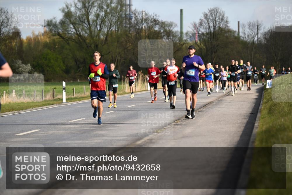 12.04.2026 - 45. Internationalen Wilhelmsburger Insellauf Dr. Thomas Lammeyer http://msf.ph/oto/9432658 12.04.2026 09:15:37 Laufen 3014, 5273, 5289, 3321, 4787, 2710, 16 meine-sportfotos.de