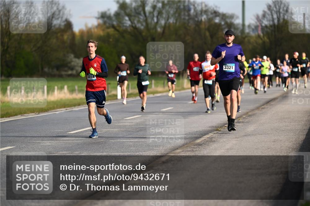 12.04.2026 - 45. Internationalen Wilhelmsburger Insellauf Dr. Thomas Lammeyer http://msf.ph/oto/9432671 12.04.2026 09:15:39 Laufen 3014, 3321 meine-sportfotos.de