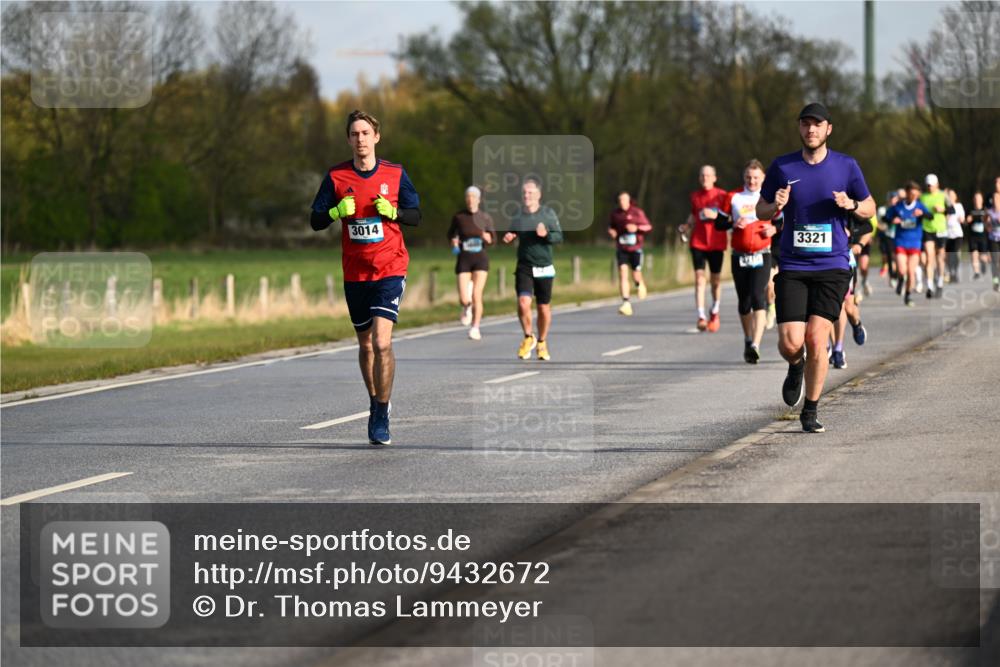 12.04.2026 - 45. Internationalen Wilhelmsburger Insellauf Dr. Thomas Lammeyer http://msf.ph/oto/9432672 12.04.2026 09:15:39 Laufen 3014, 3321 meine-sportfotos.de