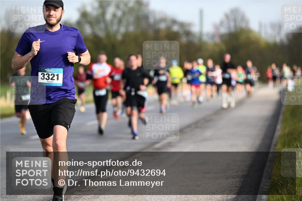 12.04.2026 - 45. Internationalen Wilhelmsburger Insellauf Dr. Thomas Lammeyer http://msf.ph/oto/9432694 12.04.2026 09:15:43 Laufen 3321 meine-sportfotos.de