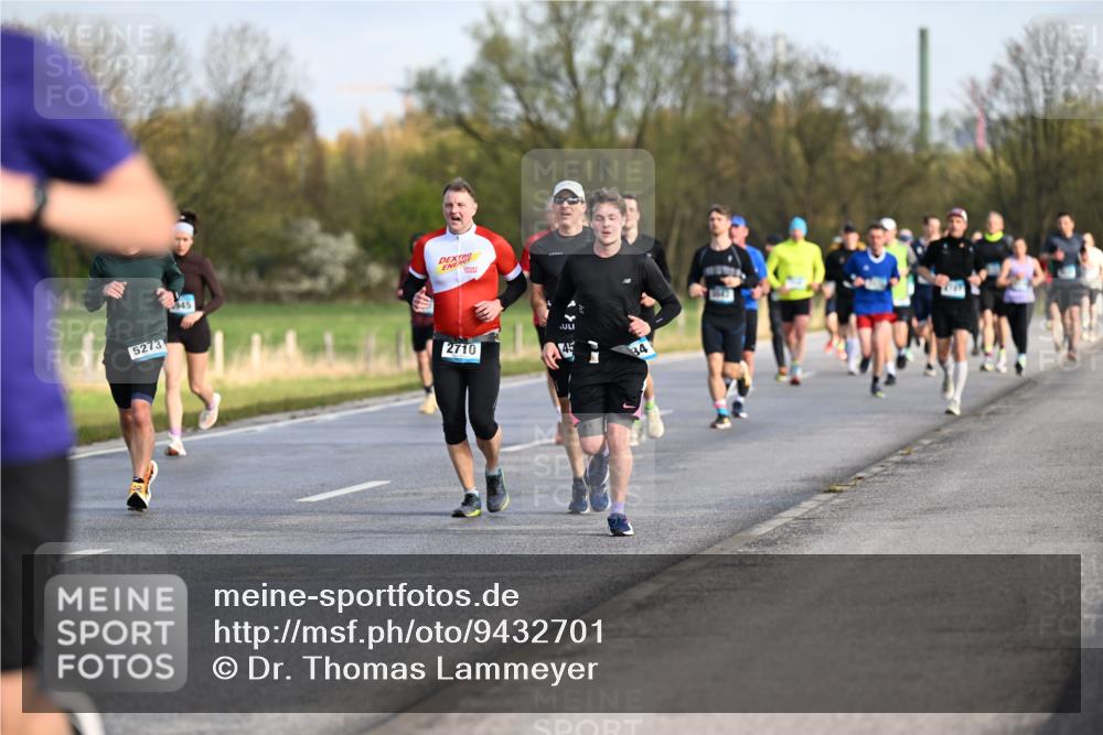 12.04.2026 - 45. Internationalen Wilhelmsburger Insellauf Dr. Thomas Lammeyer http://msf.ph/oto/9432701 12.04.2026 09:15:44 Laufen 5273, 2710 meine-sportfotos.de