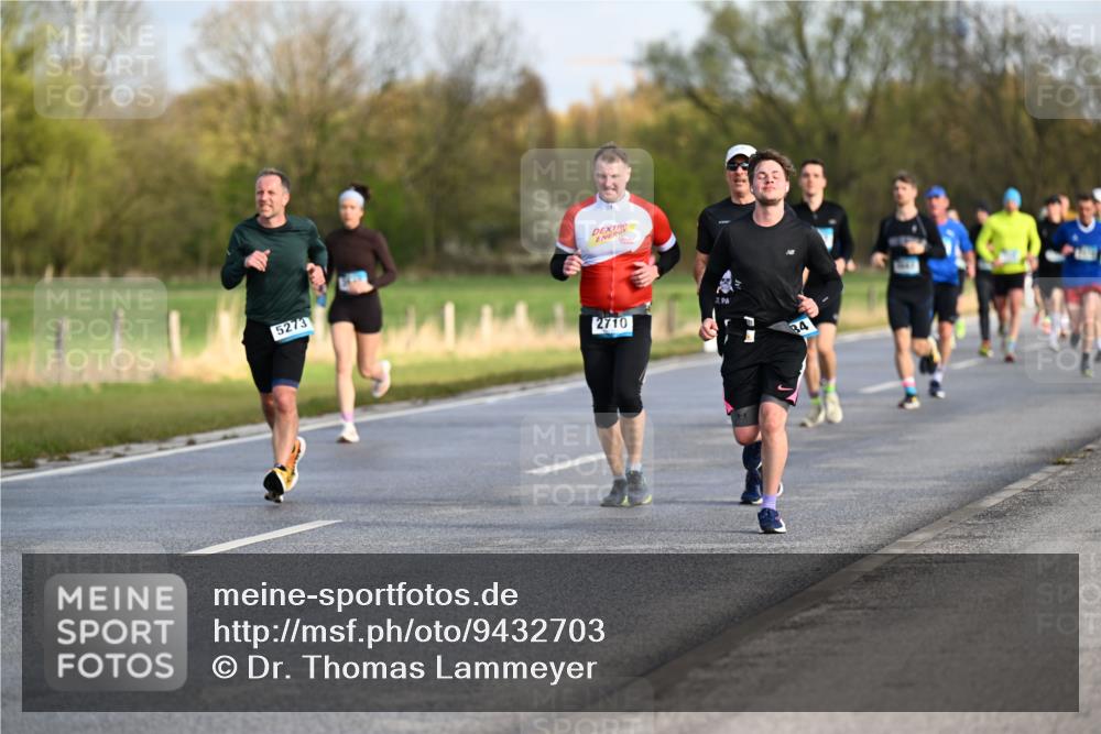 12.04.2026 - 45. Internationalen Wilhelmsburger Insellauf Dr. Thomas Lammeyer http://msf.ph/oto/9432703 12.04.2026 09:15:45 Laufen 5273, 2710, 34 meine-sportfotos.de