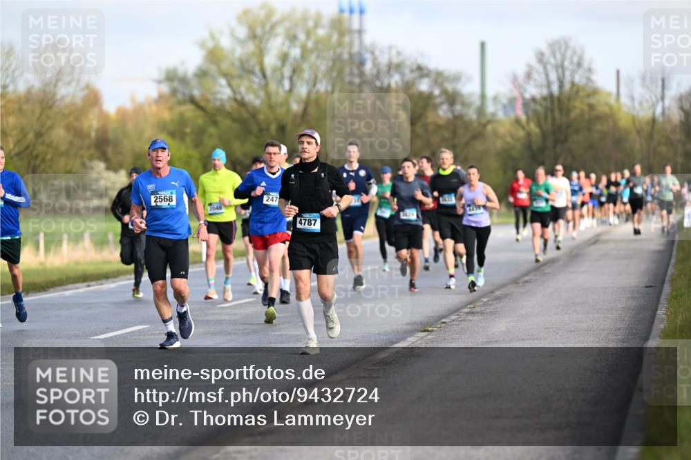12.04.2026 - 45. Internationalen Wilhelmsburger Insellauf Dr. Thomas Lammeyer http://msf.ph/oto/9432724 12.04.2026 09:15:51 Laufen 2568, 2048, 247, 4787 meine-sportfotos.de