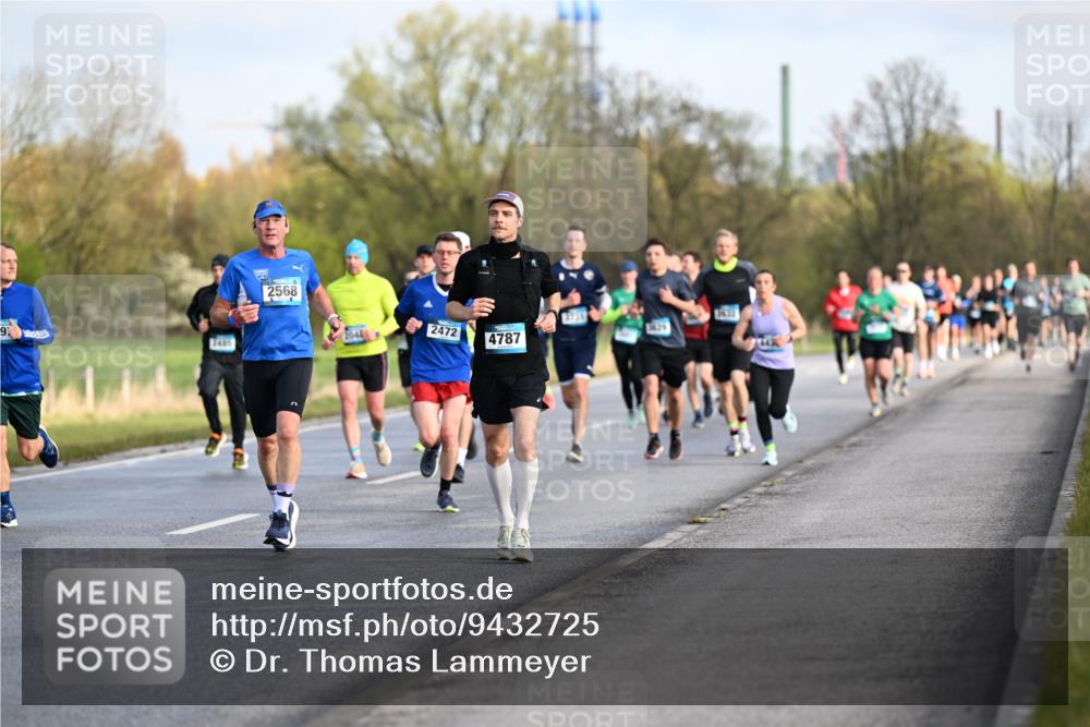 12.04.2026 - 45. Internationalen Wilhelmsburger Insellauf Dr. Thomas Lammeyer http://msf.ph/oto/9432725 12.04.2026 09:15:51 Laufen 3465, 2568, 2472, 204, 4787 meine-sportfotos.de