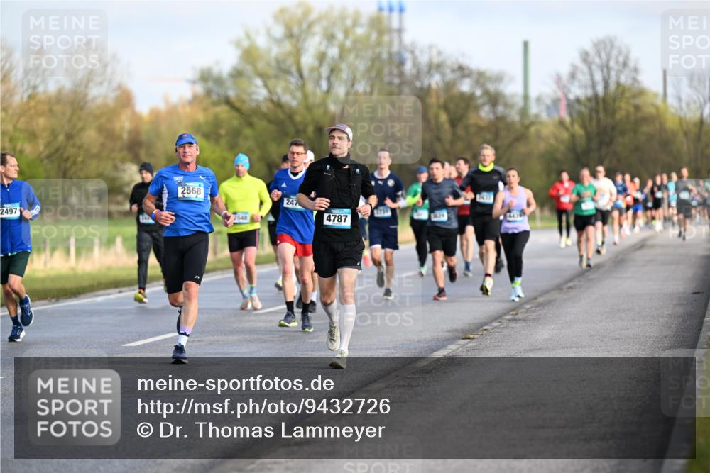 12.04.2026 - 45. Internationalen Wilhelmsburger Insellauf Dr. Thomas Lammeyer http://msf.ph/oto/9432726 12.04.2026 09:15:51 Laufen 2497, 2568, 2048, 247, 3759, 4787, 1432 meine-sportfotos.de