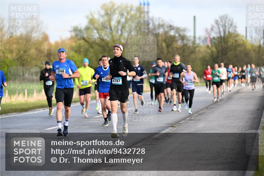12.04.2026 - 45. Internationalen Wilhelmsburger Insellauf Dr. Thomas Lammeyer http://msf.ph/oto/9432728 12.04.2026 09:15:51 Laufen 2568, 24, 4787 meine-sportfotos.de