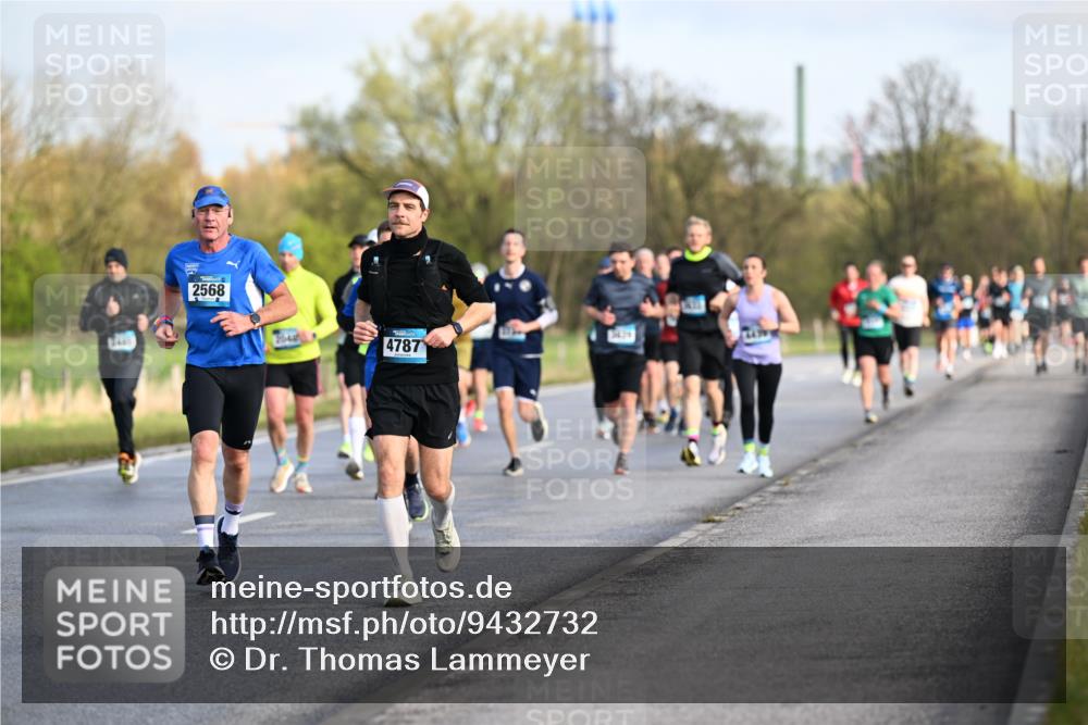 12.04.2026 - 45. Internationalen Wilhelmsburger Insellauf Dr. Thomas Lammeyer http://msf.ph/oto/9432732 12.04.2026 09:15:52 Laufen 2568, 2048, 4787 meine-sportfotos.de