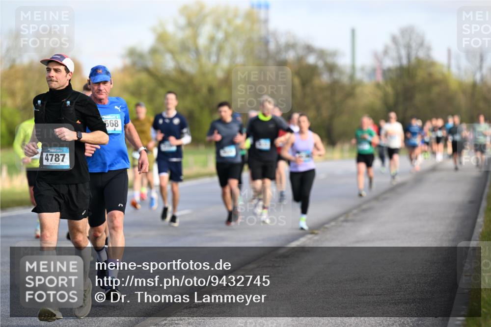12.04.2026 - 45. Internationalen Wilhelmsburger Insellauf Dr. Thomas Lammeyer http://msf.ph/oto/9432745 12.04.2026 09:15:54 Laufen 4787, 568 meine-sportfotos.de