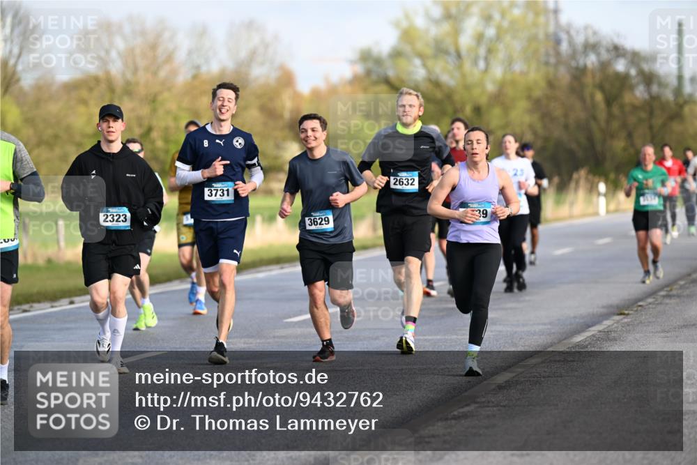 12.04.2026 - 45. Internationalen Wilhelmsburger Insellauf Dr. Thomas Lammeyer http://msf.ph/oto/9432762 12.04.2026 09:15:57 Laufen 2323, 3731, 3629, 2632, 39 meine-sportfotos.de