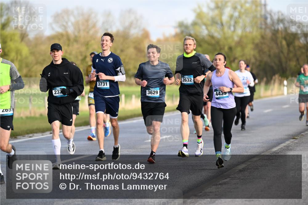 12.04.2026 - 45. Internationalen Wilhelmsburger Insellauf Dr. Thomas Lammeyer http://msf.ph/oto/9432764 12.04.2026 09:15:58 Laufen 232, 8, 3731, 3629, 2632, 4439 meine-sportfotos.de