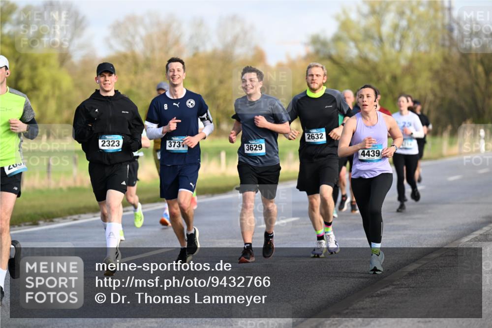 12.04.2026 - 45. Internationalen Wilhelmsburger Insellauf Dr. Thomas Lammeyer http://msf.ph/oto/9432766 12.04.2026 09:15:58 Laufen 200, 8, 2632, 2323, 3731, 3629, 4439 meine-sportfotos.de