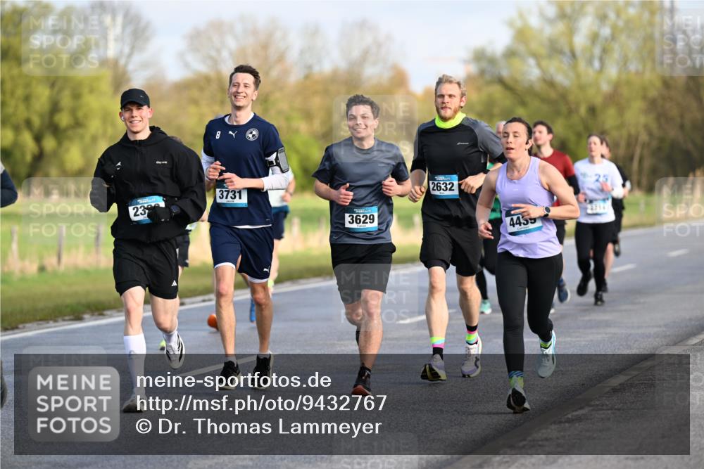 12.04.2026 - 45. Internationalen Wilhelmsburger Insellauf Dr. Thomas Lammeyer http://msf.ph/oto/9432767 12.04.2026 09:15:58 Laufen 23, 3731, 3629, 2632, 4455 meine-sportfotos.de
