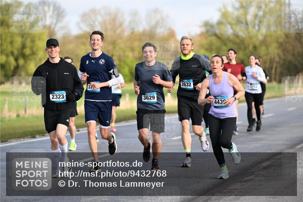 12.04.2026 - 45. Internationalen Wilhelmsburger Insellauf Dr. Thomas Lammeyer http://msf.ph/oto/9432768 12.04.2026 09:15:58 Laufen 2323, 37, 3629, 2632, 443 meine-sportfotos.de