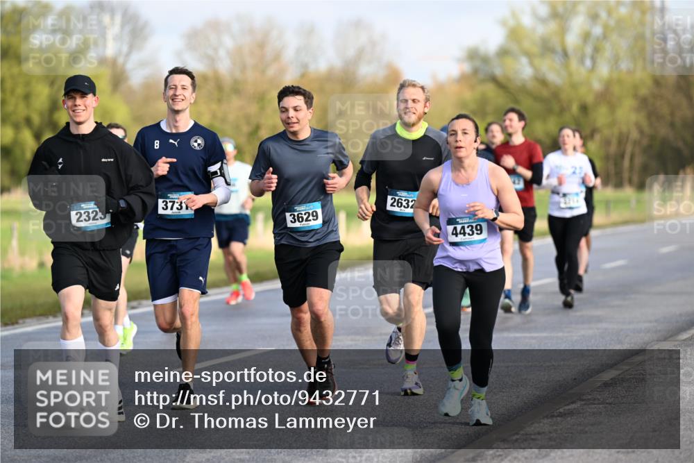 12.04.2026 - 45. Internationalen Wilhelmsburger Insellauf Dr. Thomas Lammeyer http://msf.ph/oto/9432771 12.04.2026 09:15:59 Laufen 8, 2323, 373, 2632, 3629, 4439 meine-sportfotos.de