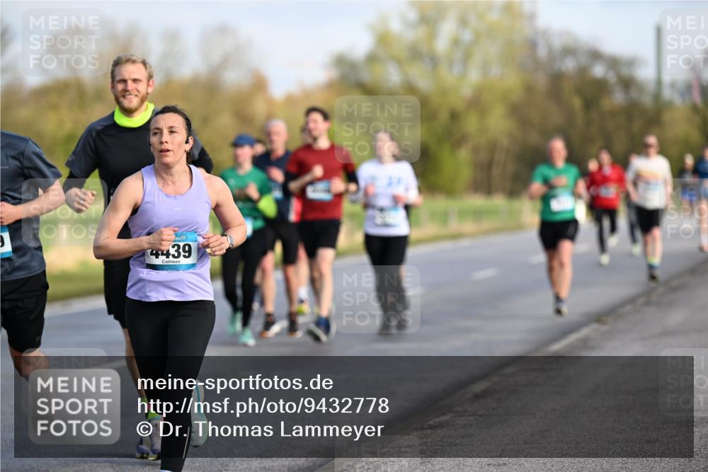12.04.2026 - 45. Internationalen Wilhelmsburger Insellauf Dr. Thomas Lammeyer http://msf.ph/oto/9432778 12.04.2026 09:16:00 Laufen 4439 meine-sportfotos.de