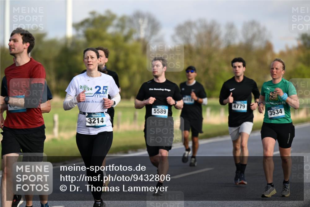 12.04.2026 - 45. Internationalen Wilhelmsburger Insellauf Dr. Thomas Lammeyer http://msf.ph/oto/9432806 12.04.2026 09:16:05 Laufen 224, 25, 4779, 3214, 5589, 3534 meine-sportfotos.de