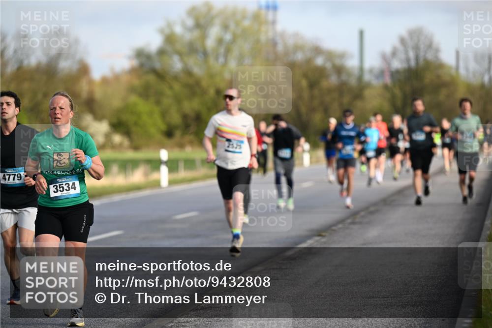 12.04.2026 - 45. Internationalen Wilhelmsburger Insellauf Dr. Thomas Lammeyer http://msf.ph/oto/9432808 12.04.2026 09:16:05 Laufen 4779, 3534 meine-sportfotos.de