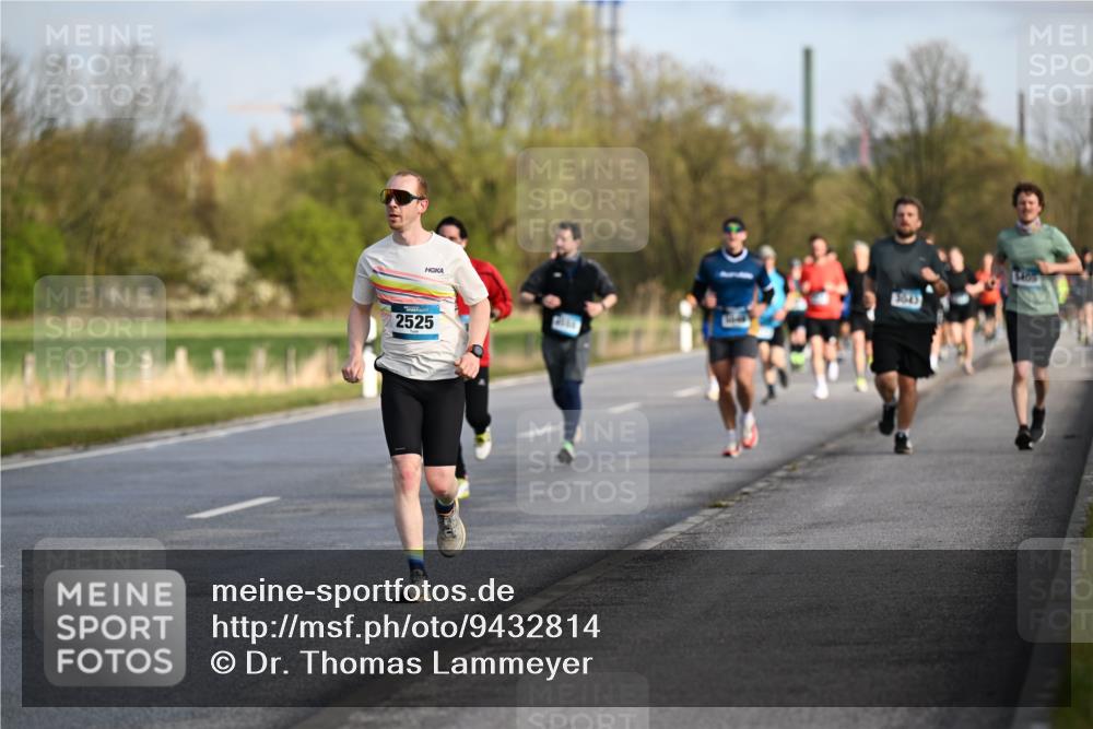 12.04.2026 - 45. Internationalen Wilhelmsburger Insellauf Dr. Thomas Lammeyer http://msf.ph/oto/9432814 12.04.2026 09:16:07 Laufen 1405, 2525 meine-sportfotos.de