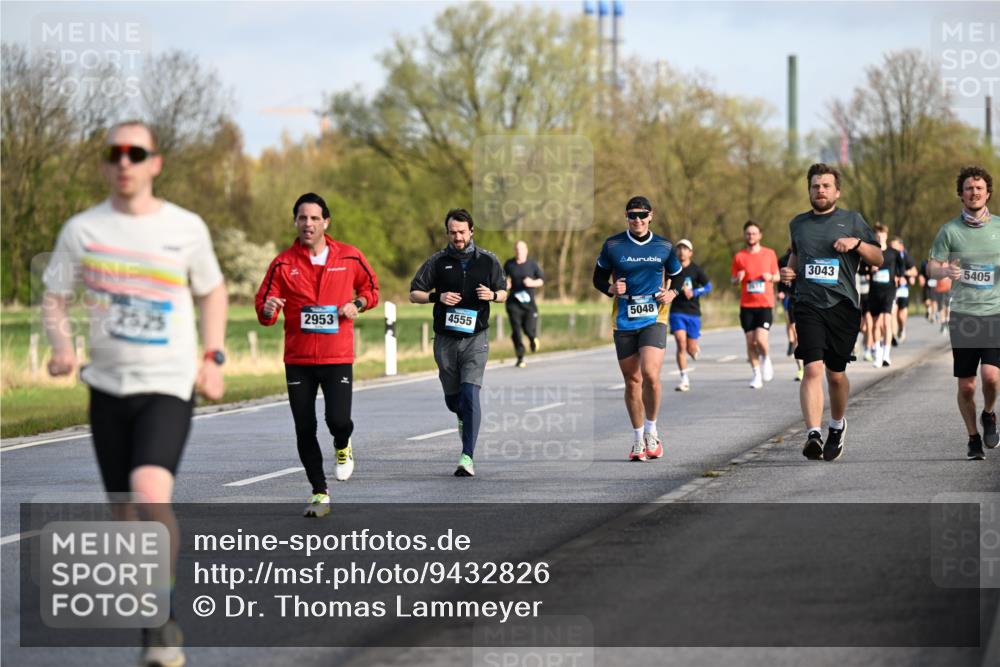 12.04.2026 - 45. Internationalen Wilhelmsburger Insellauf Dr. Thomas Lammeyer http://msf.ph/oto/9432826 12.04.2026 09:16:09 Laufen 4555, 2953, 2525, 3043, 5048, 5405 meine-sportfotos.de