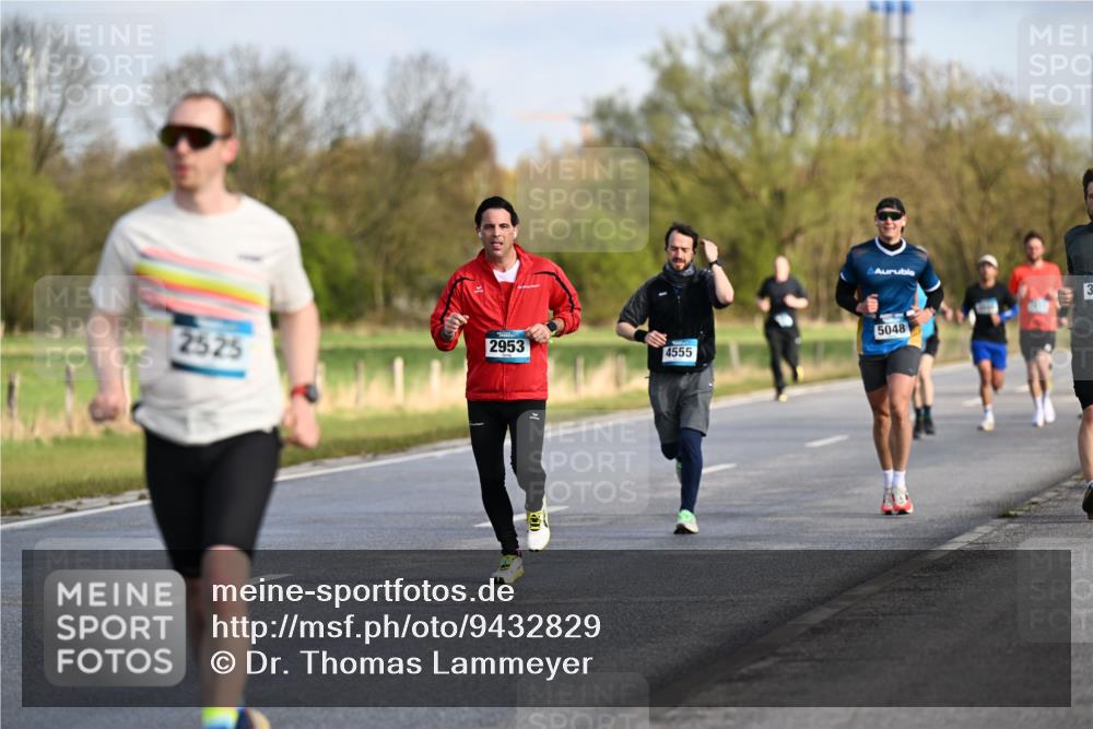 12.04.2026 - 45. Internationalen Wilhelmsburger Insellauf Dr. Thomas Lammeyer http://msf.ph/oto/9432829 12.04.2026 09:16:09 Laufen 5048, 2525, 2953, 4555 meine-sportfotos.de