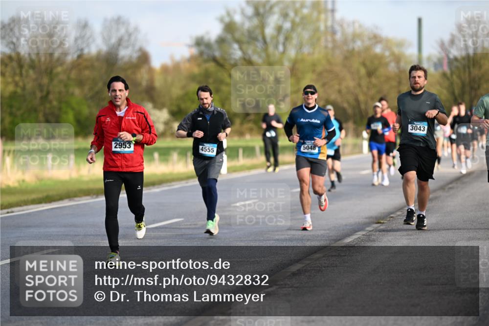 12.04.2026 - 45. Internationalen Wilhelmsburger Insellauf Dr. Thomas Lammeyer http://msf.ph/oto/9432832 12.04.2026 09:16:10 Laufen 2953, 4555, 5048, 3043 meine-sportfotos.de