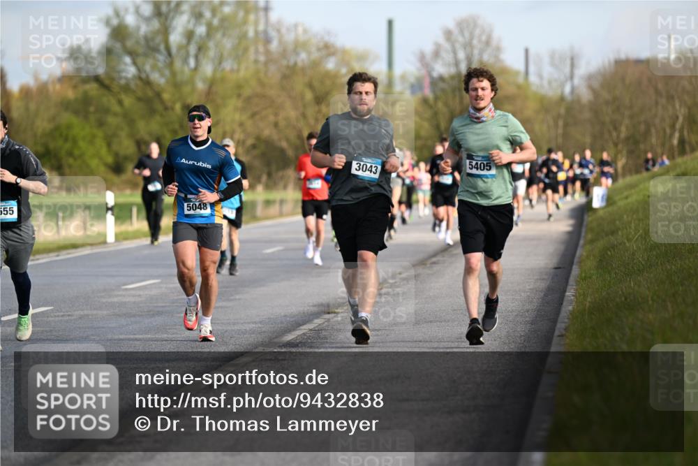 12.04.2026 - 45. Internationalen Wilhelmsburger Insellauf Dr. Thomas Lammeyer http://msf.ph/oto/9432838 12.04.2026 09:16:11 Laufen 555, 5048, 3043, 5405 meine-sportfotos.de