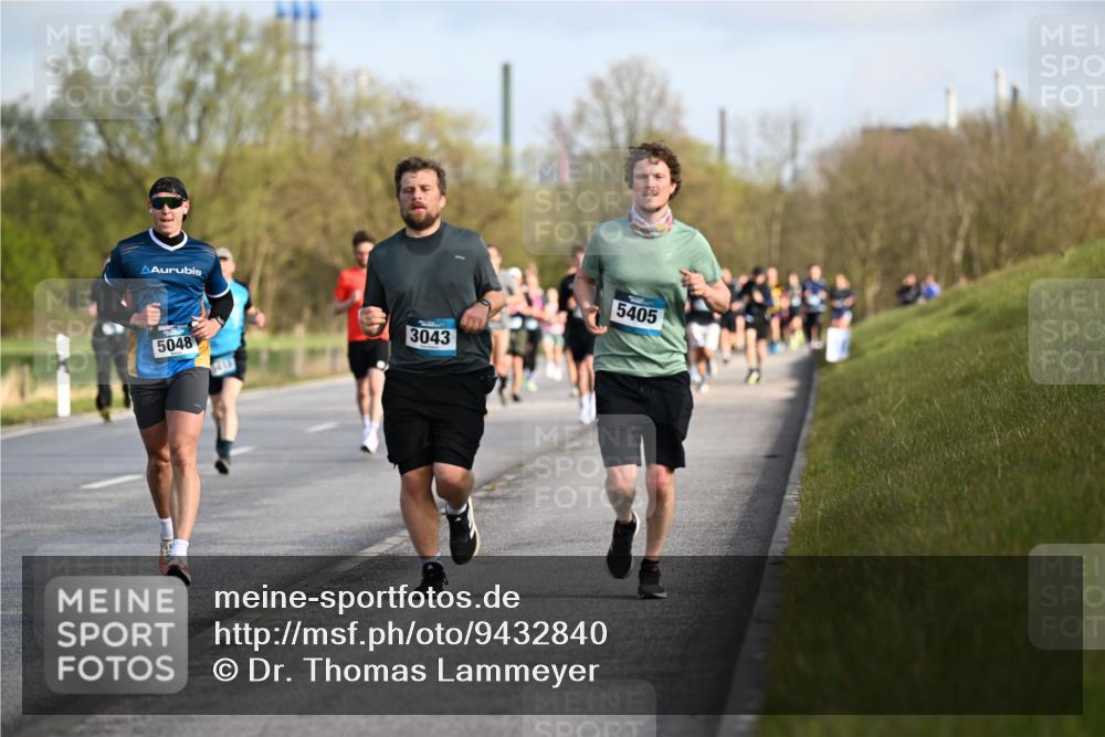 12.04.2026 - 45. Internationalen Wilhelmsburger Insellauf Dr. Thomas Lammeyer http://msf.ph/oto/9432840 12.04.2026 09:16:12 Laufen 5048, 9415, 3043, 5405 meine-sportfotos.de