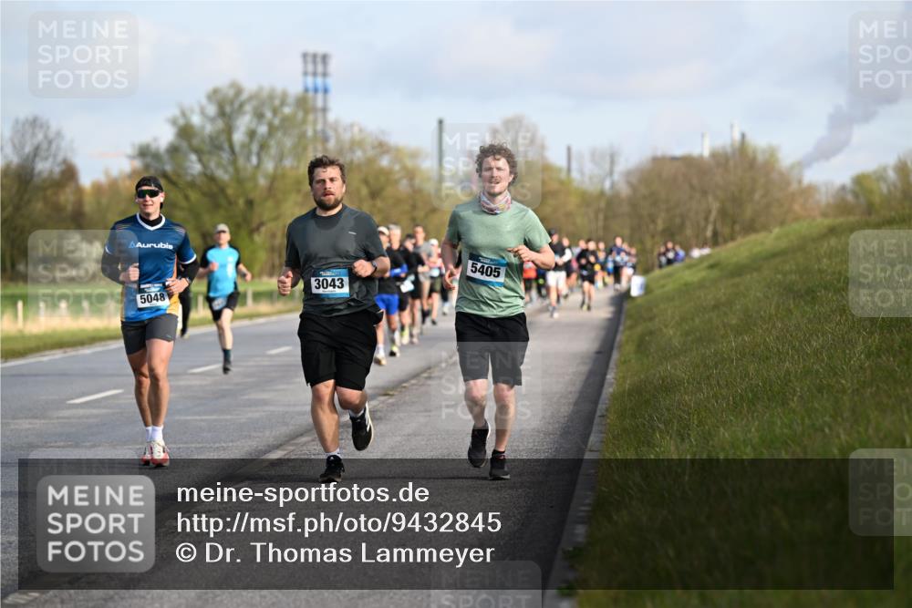12.04.2026 - 45. Internationalen Wilhelmsburger Insellauf Dr. Thomas Lammeyer http://msf.ph/oto/9432845 12.04.2026 09:16:13 Laufen 5048, 5405, 3043 meine-sportfotos.de