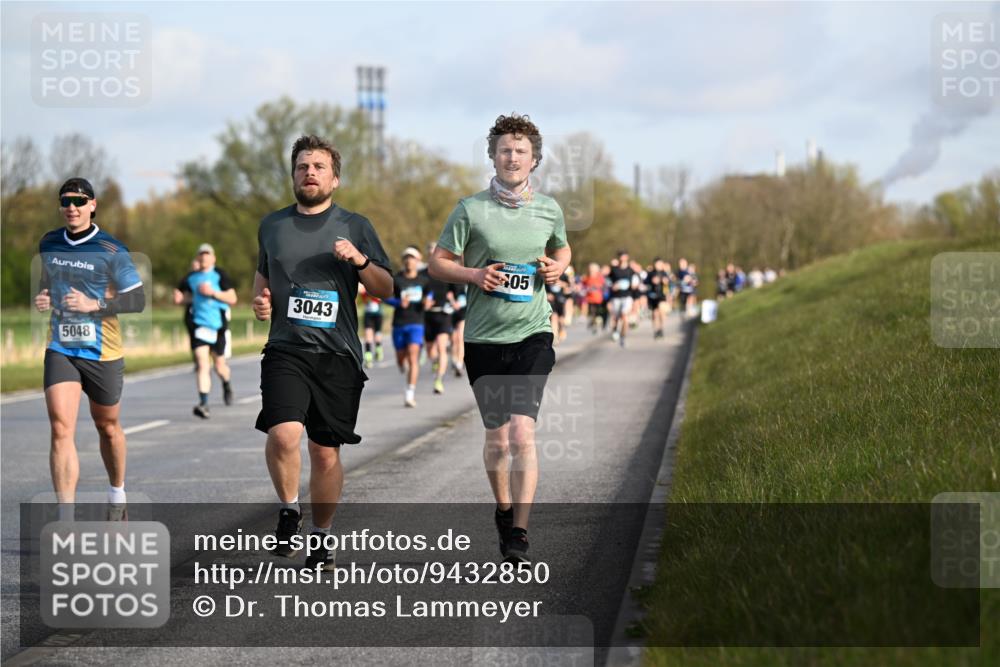 12.04.2026 - 45. Internationalen Wilhelmsburger Insellauf Dr. Thomas Lammeyer http://msf.ph/oto/9432850 12.04.2026 09:16:14 Laufen 3043, 5048, 05 meine-sportfotos.de