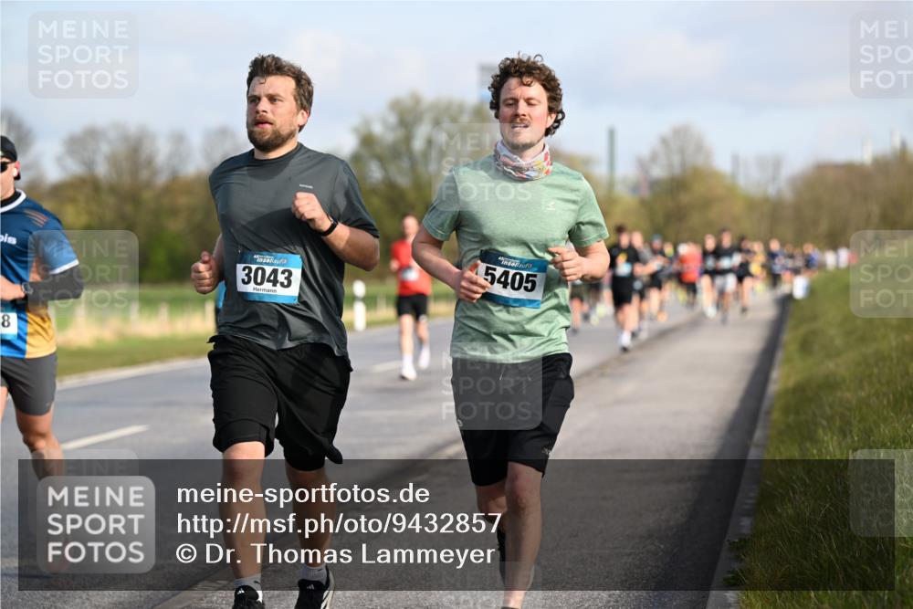 12.04.2026 - 45. Internationalen Wilhelmsburger Insellauf Dr. Thomas Lammeyer http://msf.ph/oto/9432857 12.04.2026 09:16:15 Laufen 3043, 4, 5405, 8 meine-sportfotos.de