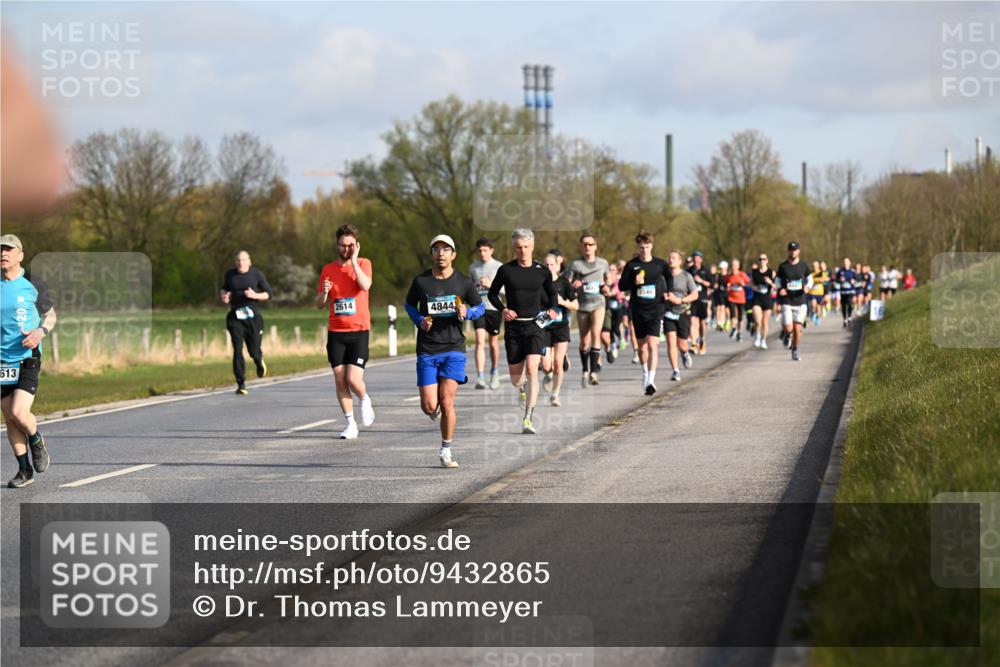 12.04.2026 - 45. Internationalen Wilhelmsburger Insellauf Dr. Thomas Lammeyer http://msf.ph/oto/9432865 12.04.2026 09:16:18 Laufen 613, 2614, 4844, 3546 meine-sportfotos.de