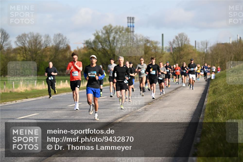 12.04.2026 - 45. Internationalen Wilhelmsburger Insellauf Dr. Thomas Lammeyer http://msf.ph/oto/9432870 12.04.2026 09:16:18 Laufen 2614, 4844, 546 meine-sportfotos.de