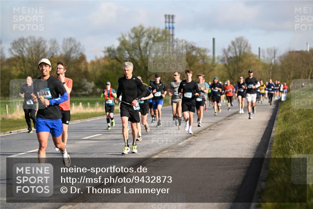 12.04.2026 - 45. Internationalen Wilhelmsburger Insellauf Dr. Thomas Lammeyer http://msf.ph/oto/9432873 12.04.2026 09:16:20 Laufen 4844, 34, 3546 meine-sportfotos.de
