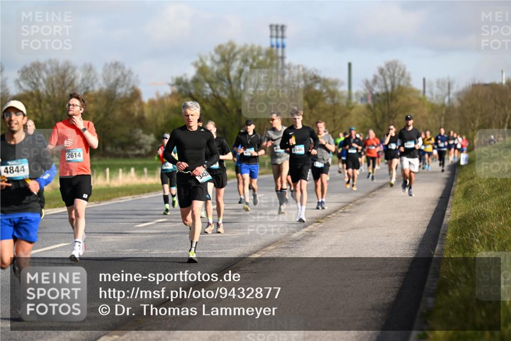 12.04.2026 - 45. Internationalen Wilhelmsburger Insellauf Dr. Thomas Lammeyer http://msf.ph/oto/9432877 12.04.2026 09:16:21 Laufen 4844, 2614, 3424, 3546 meine-sportfotos.de