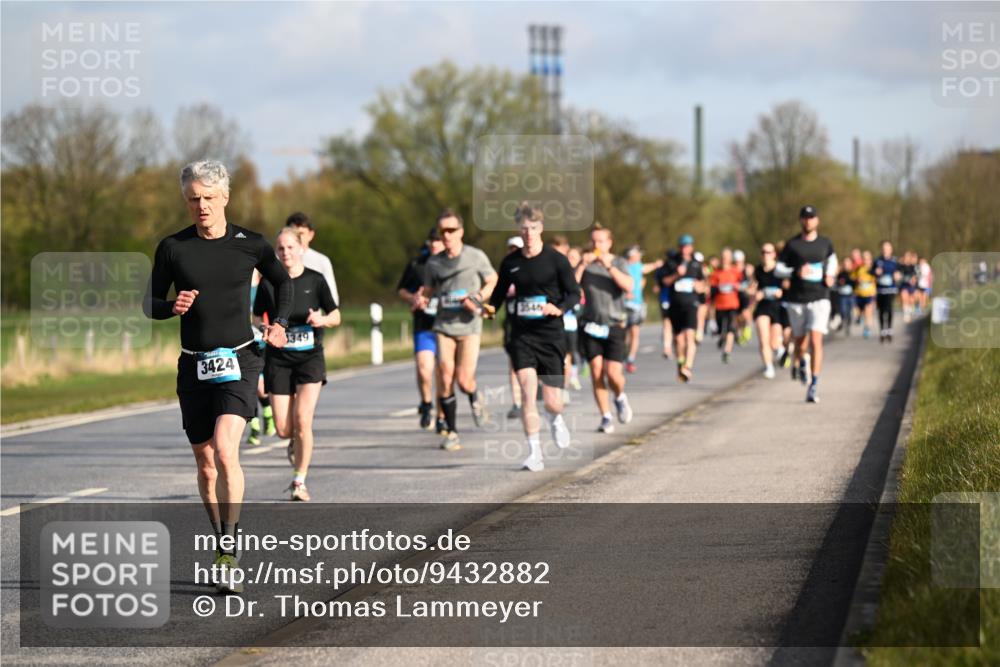 12.04.2026 - 45. Internationalen Wilhelmsburger Insellauf Dr. Thomas Lammeyer http://msf.ph/oto/9432882 12.04.2026 09:16:22 Laufen 3424, 1349, 3846 meine-sportfotos.de