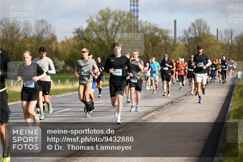 12.04.2026 - 45. Internationalen Wilhelmsburger Insellauf Dr. Thomas Lammeyer http://msf.ph/oto/9432886 12.04.2026 09:16:23 Laufen 4667, 3546, 2547, 4349, 4441 meine-sportfotos.de