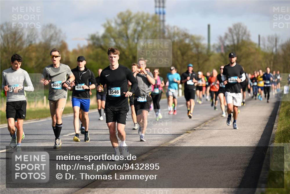 12.04.2026 - 45. Internationalen Wilhelmsburger Insellauf Dr. Thomas Lammeyer http://msf.ph/oto/9432895 12.04.2026 09:16:24 Laufen 2, 4667, 406, 3546, 2547, 4441 meine-sportfotos.de