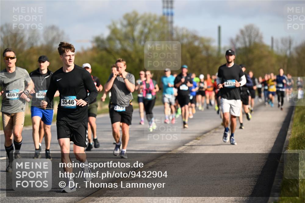 12.04.2026 - 45. Internationalen Wilhelmsburger Insellauf Dr. Thomas Lammeyer http://msf.ph/oto/9432904 12.04.2026 09:16:26 Laufen 4667, 406, 3546 meine-sportfotos.de