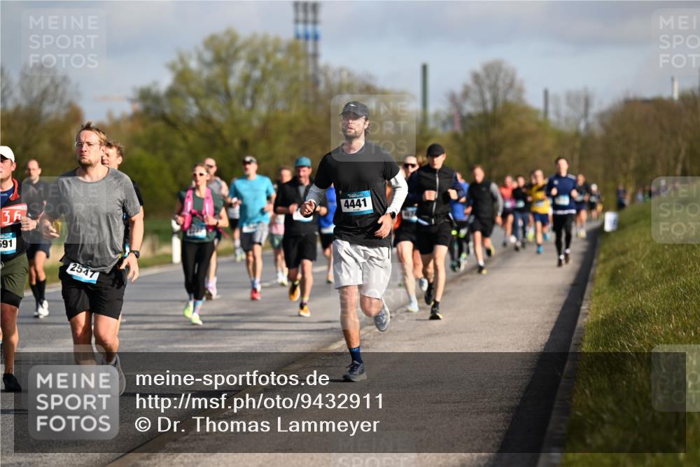 12.04.2026 - 45. Internationalen Wilhelmsburger Insellauf Dr. Thomas Lammeyer http://msf.ph/oto/9432911 12.04.2026 09:16:27 Laufen 36, 591, 2547, 4441 meine-sportfotos.de
