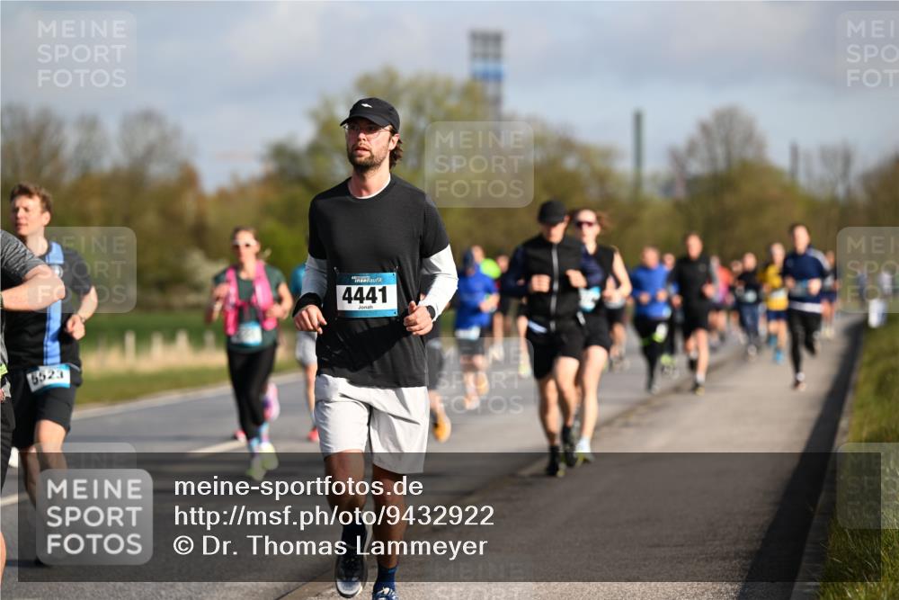 12.04.2026 - 45. Internationalen Wilhelmsburger Insellauf Dr. Thomas Lammeyer http://msf.ph/oto/9432922 12.04.2026 09:16:29 Laufen 6523, 4441 meine-sportfotos.de