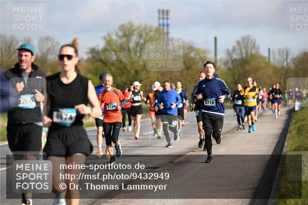 12.04.2026 - 45. Internationalen Wilhelmsburger Insellauf Dr. Thomas Lammeyer http://msf.ph/oto/9432949 12.04.2026 09:16:34 Laufen 8200, 4674, 3139, 5710 meine-sportfotos.de