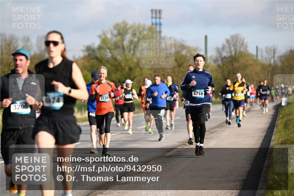12.04.2026 - 45. Internationalen Wilhelmsburger Insellauf Dr. Thomas Lammeyer http://msf.ph/oto/9432950 12.04.2026 09:16:34 Laufen 5710, 4674, 3139, 3200 meine-sportfotos.de