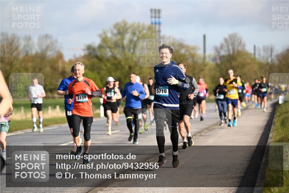 12.04.2026 - 45. Internationalen Wilhelmsburger Insellauf Dr. Thomas Lammeyer http://msf.ph/oto/9432956 12.04.2026 09:16:35 Laufen 3139, 5710 meine-sportfotos.de