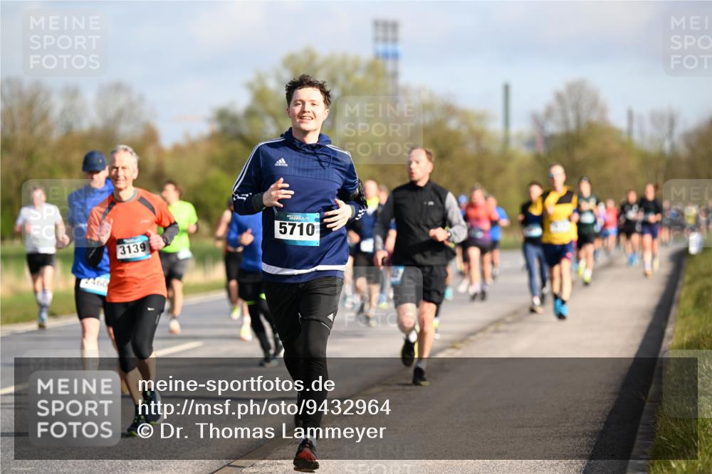 12.04.2026 - 45. Internationalen Wilhelmsburger Insellauf Dr. Thomas Lammeyer http://msf.ph/oto/9432964 12.04.2026 09:16:36 Laufen 3139, 5710 meine-sportfotos.de