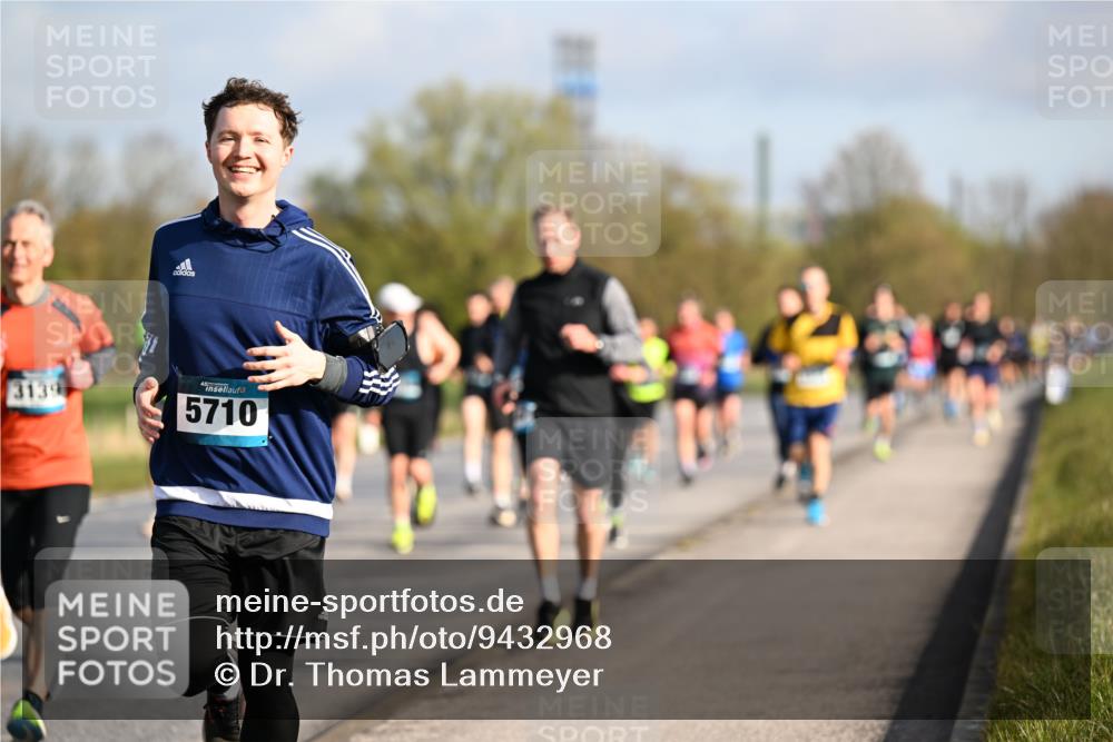 12.04.2026 - 45. Internationalen Wilhelmsburger Insellauf Dr. Thomas Lammeyer http://msf.ph/oto/9432968 12.04.2026 09:16:37 Laufen 3139, 5710 meine-sportfotos.de