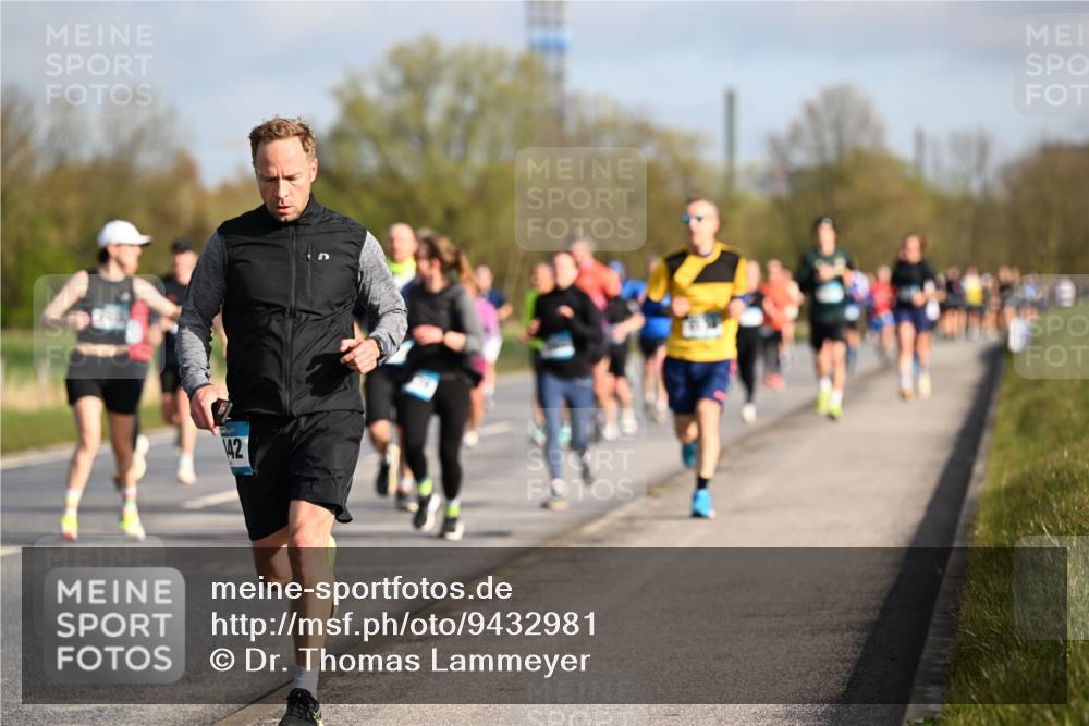 12.04.2026 - 45. Internationalen Wilhelmsburger Insellauf Dr. Thomas Lammeyer http://msf.ph/oto/9432981 12.04.2026 09:16:39 Laufen 142 meine-sportfotos.de