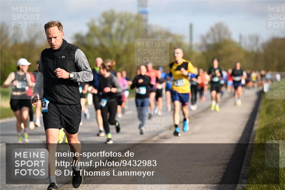 12.04.2026 - 45. Internationalen Wilhelmsburger Insellauf Dr. Thomas Lammeyer http://msf.ph/oto/9432983 12.04.2026 09:16:39 Laufen 42 meine-sportfotos.de