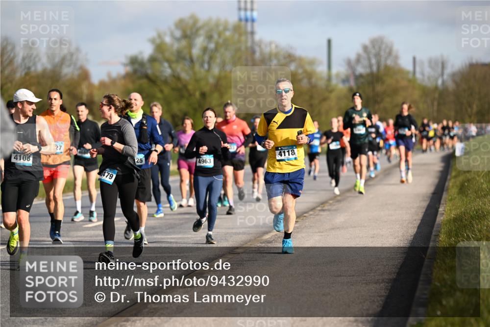 12.04.2026 - 45. Internationalen Wilhelmsburger Insellauf Dr. Thomas Lammeyer http://msf.ph/oto/9432990 12.04.2026 09:16:40 Laufen 4108, 27, 479, 25, 4118, 4963 meine-sportfotos.de